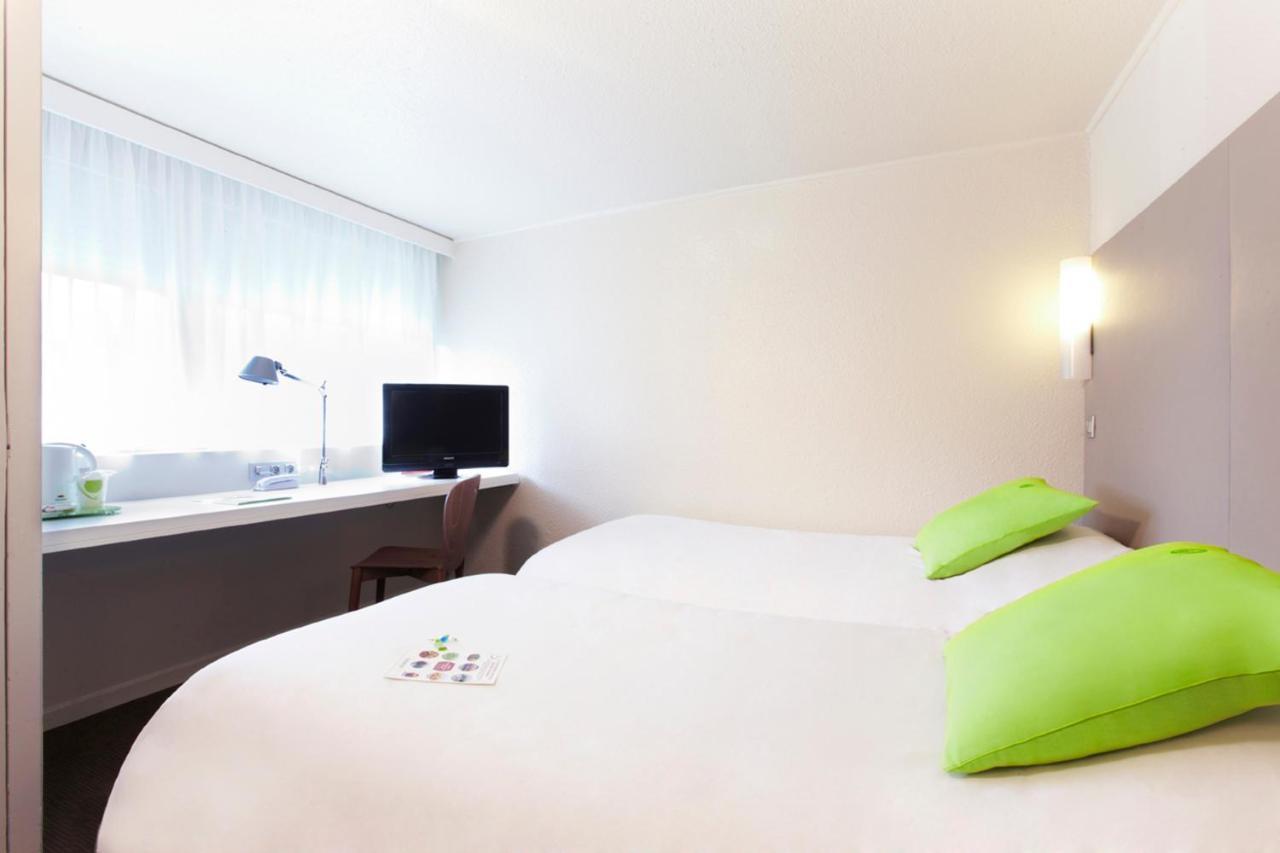 Campanile Lille - Seclin Hotel Bagian luar foto