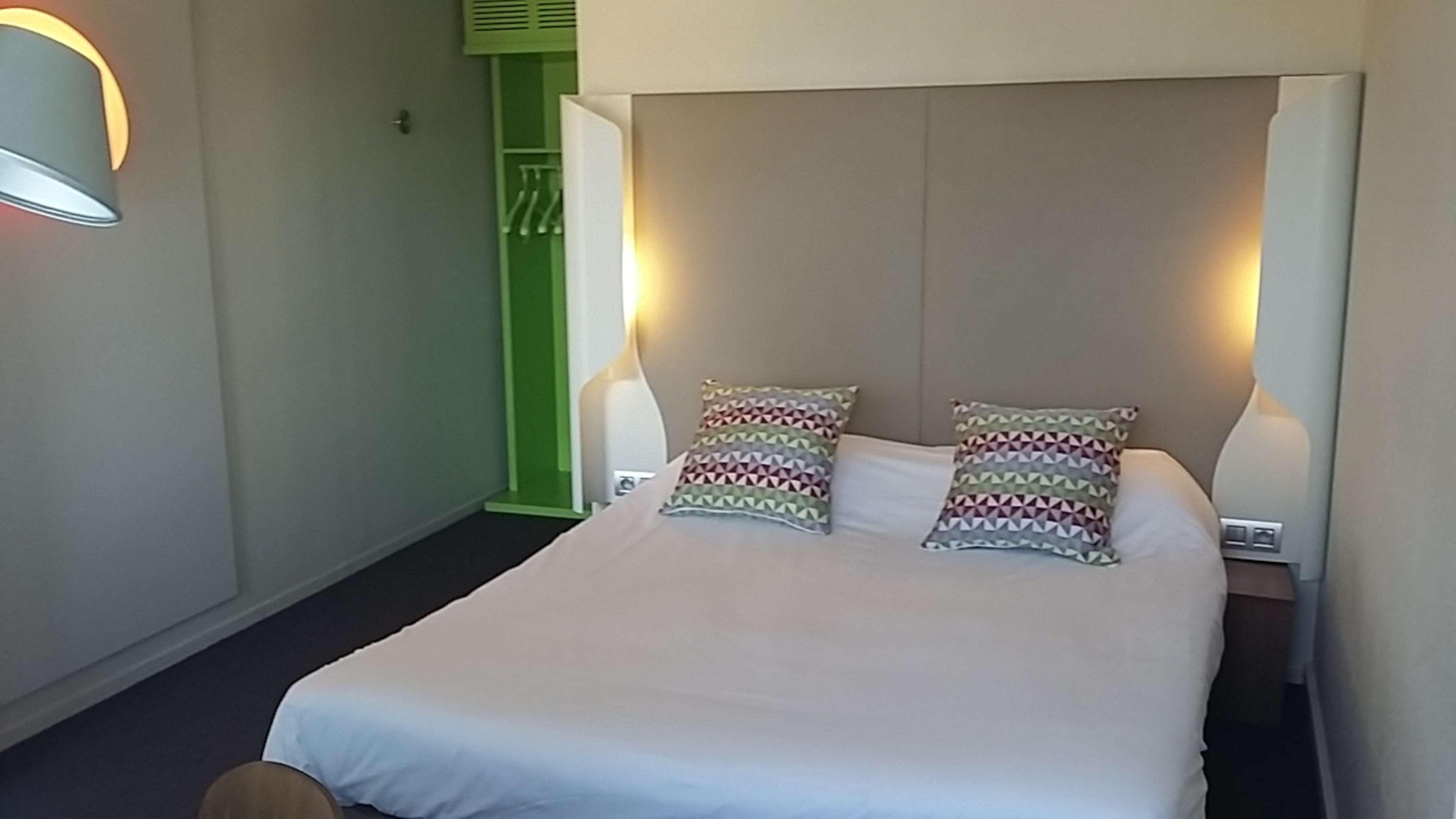 Campanile Lille - Seclin Hotel Bagian luar foto