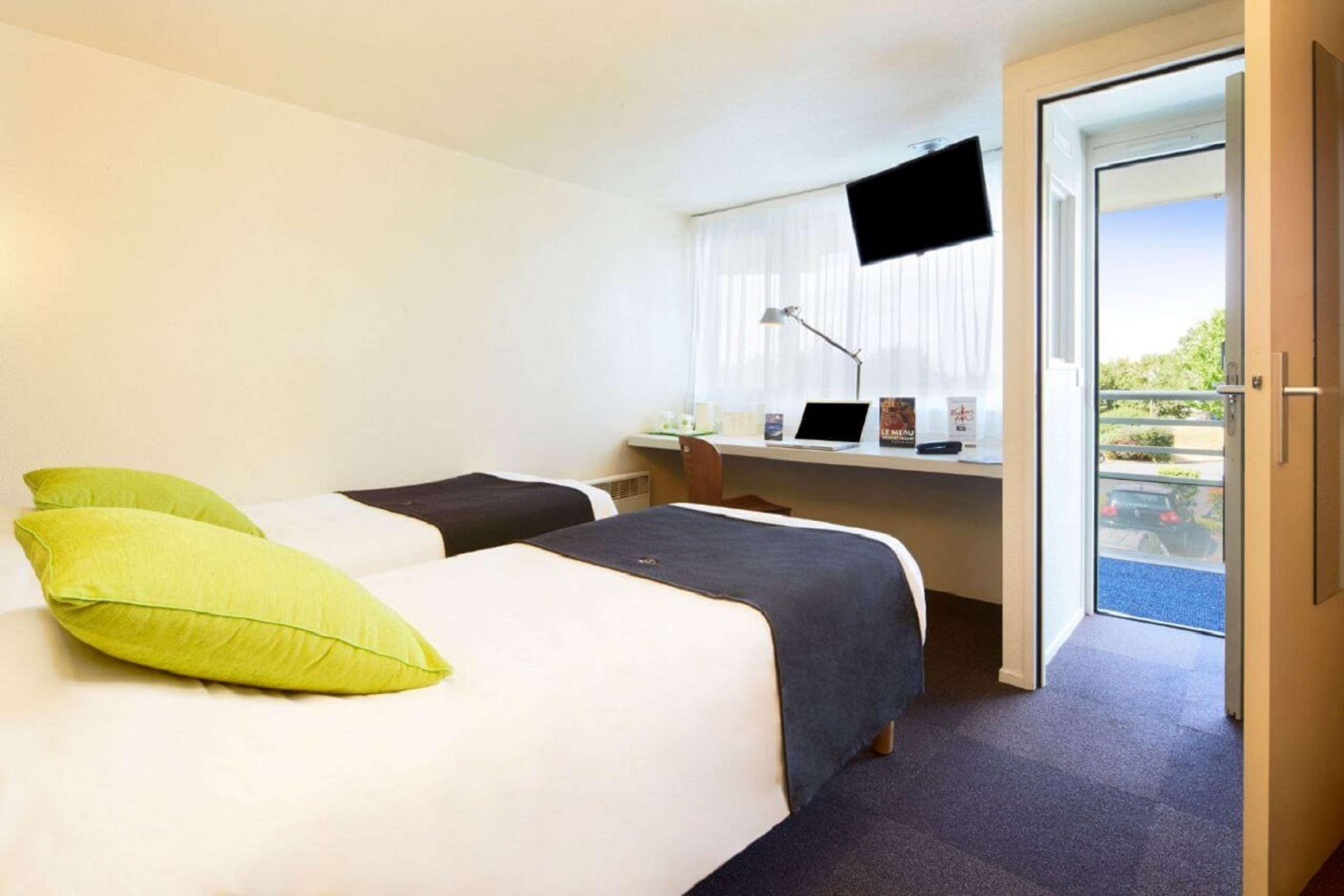 Campanile Lille - Seclin Hotel Bagian luar foto