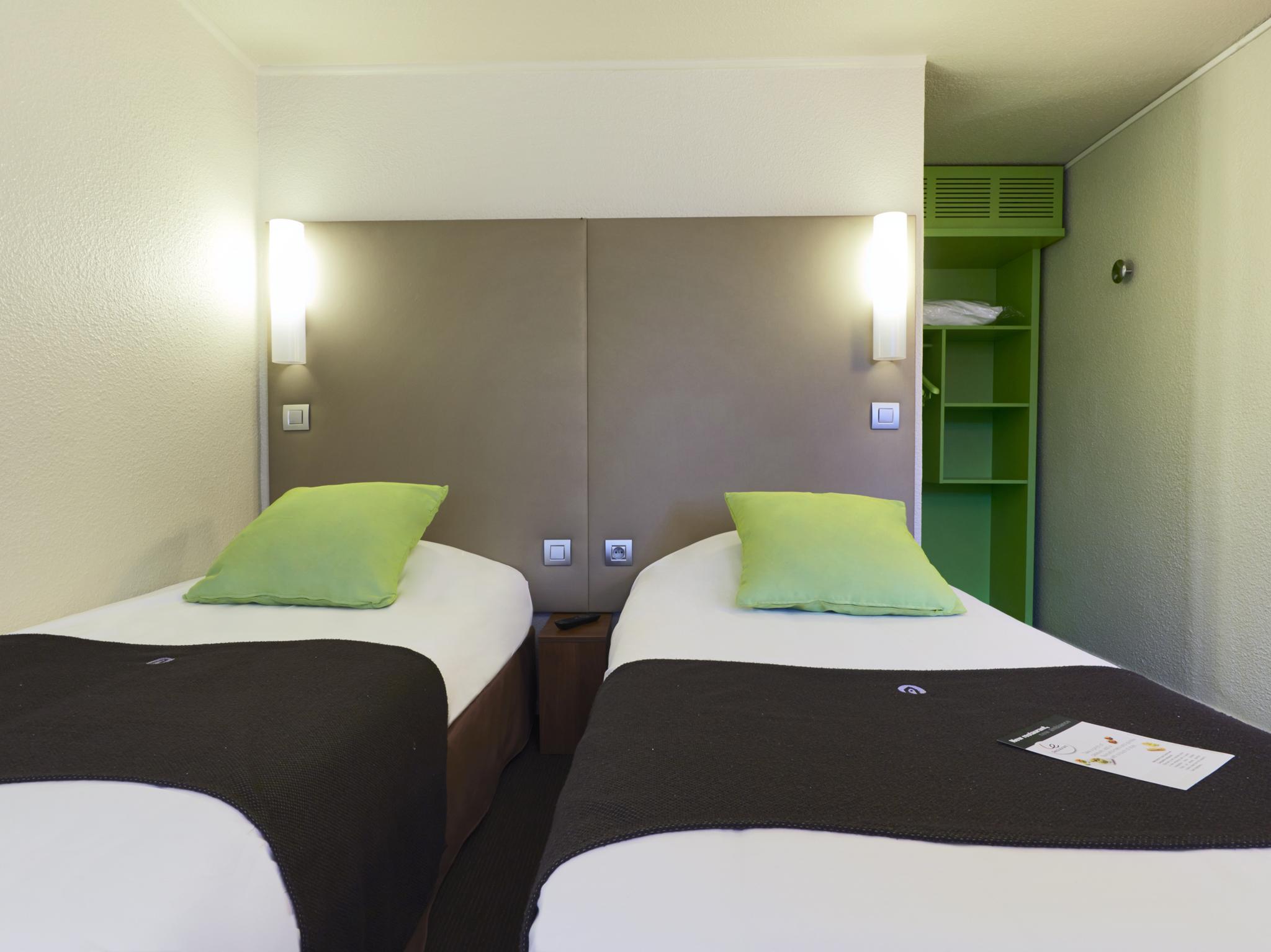 Campanile Lille - Seclin Hotel Bagian luar foto