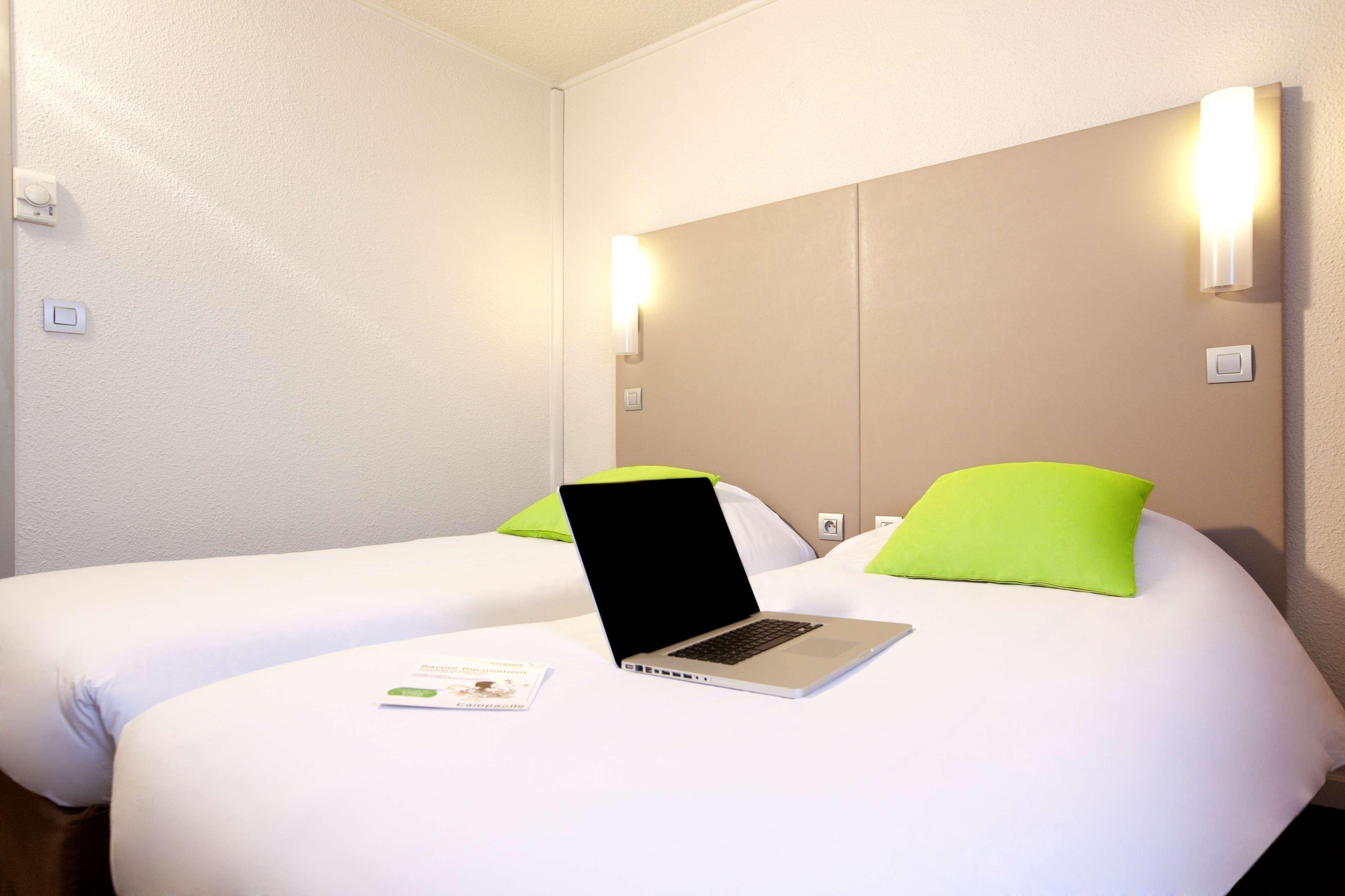 Campanile Lille - Seclin Hotel Bagian luar foto