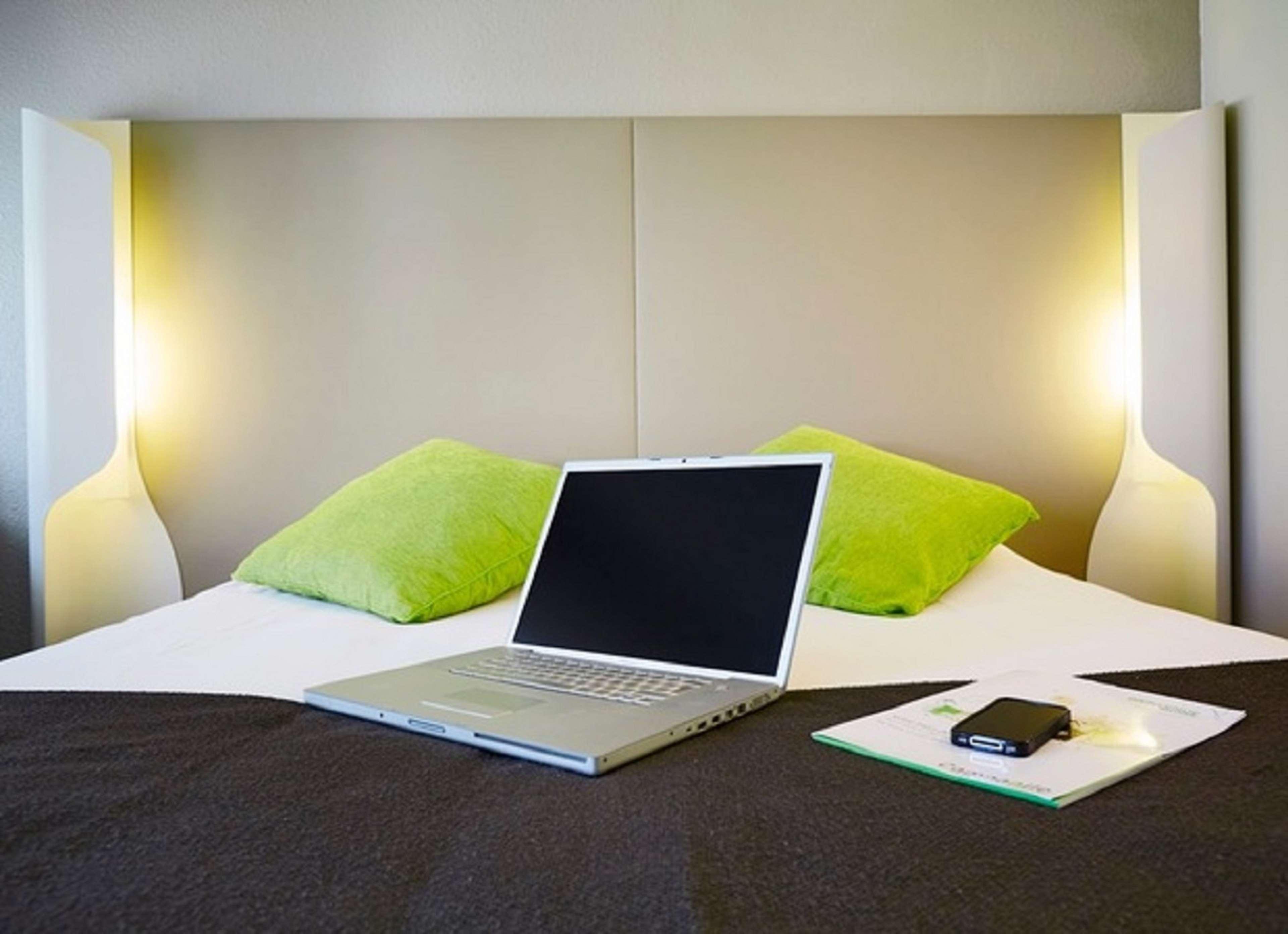 Campanile Lille - Seclin Hotel Bagian luar foto