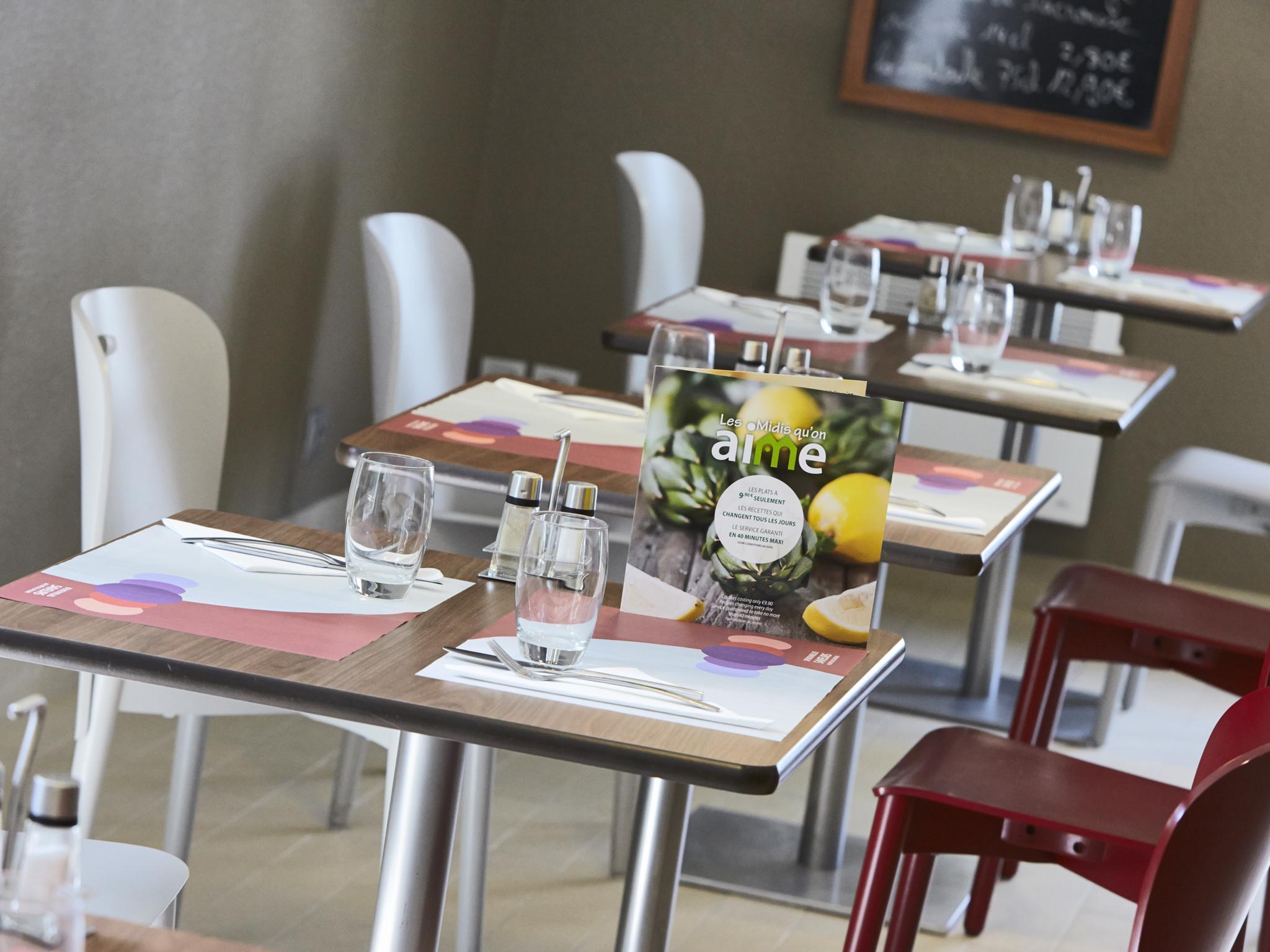 Campanile Lille - Seclin Hotel Bagian luar foto