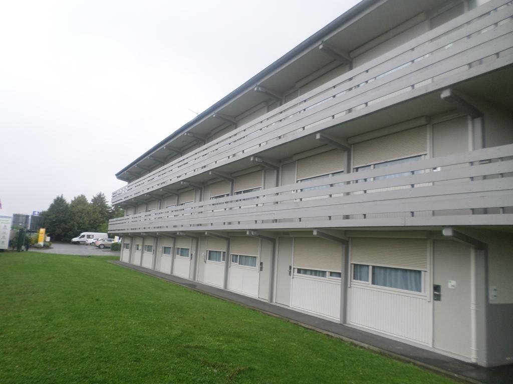 Campanile Lille - Seclin Hotel Bagian luar foto
