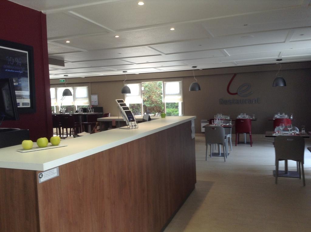 Campanile Lille - Seclin Hotel Bagian luar foto