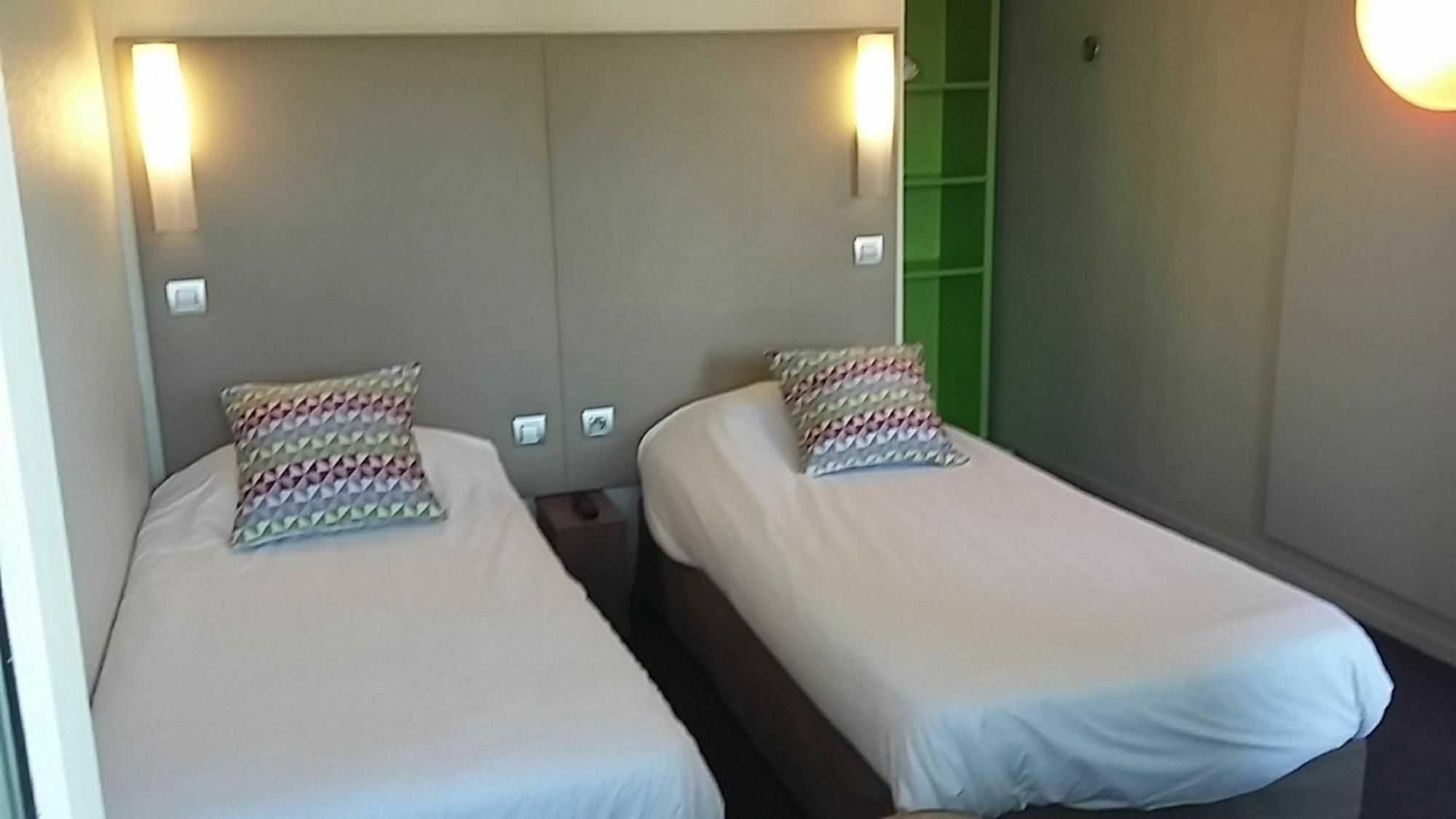 Campanile Lille - Seclin Hotel Bagian luar foto